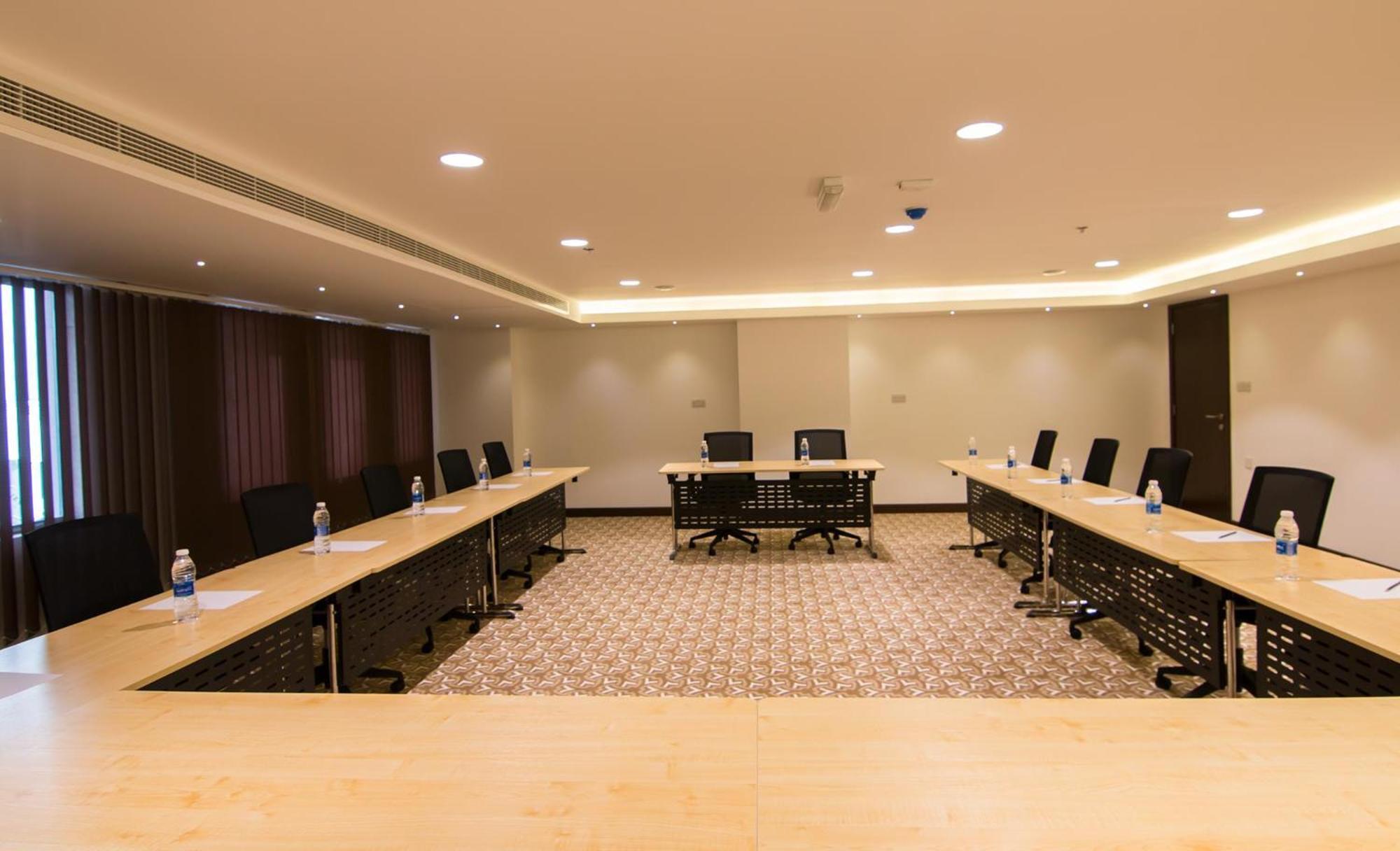 City Park Hotel Apartments Maskat Dış mekan fotoğraf